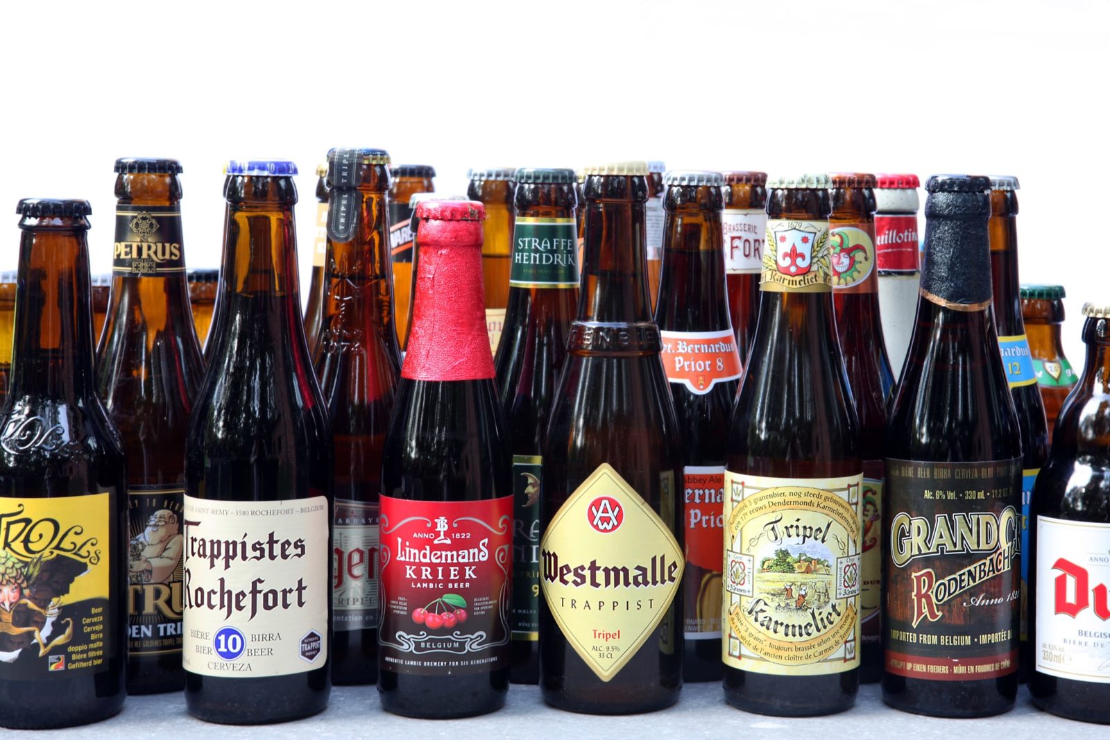 Темное пиво бутылка. Бельгиан Браун бельгийское пиво. Бельское пиво. Бельгийское пиво в бутылках. Бельгийское темное пиво.